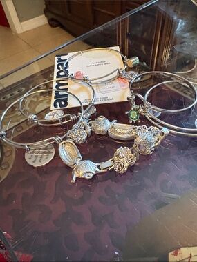 Silver-Tone Tea Set Charm Bracelet Like New Sizes 6.5 - 7.5